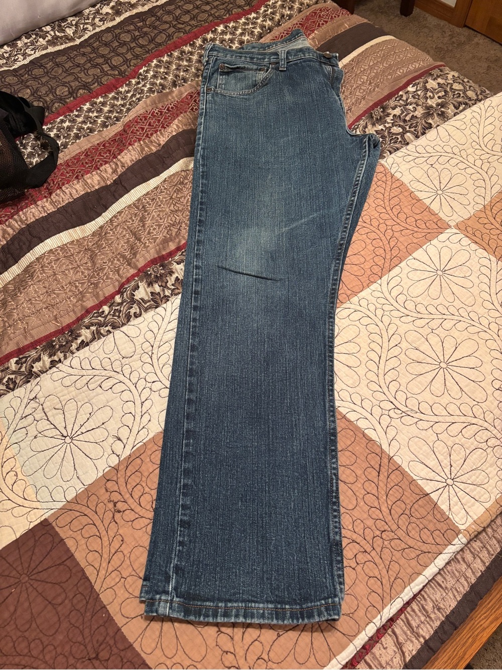 Wrangler Men’s Jeans 36x30 Relaxed Fit Straight Leg Medium Wash Great Condition - Picture 3 of 6